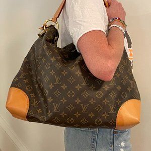Louis Vuitton MM Berri Bag